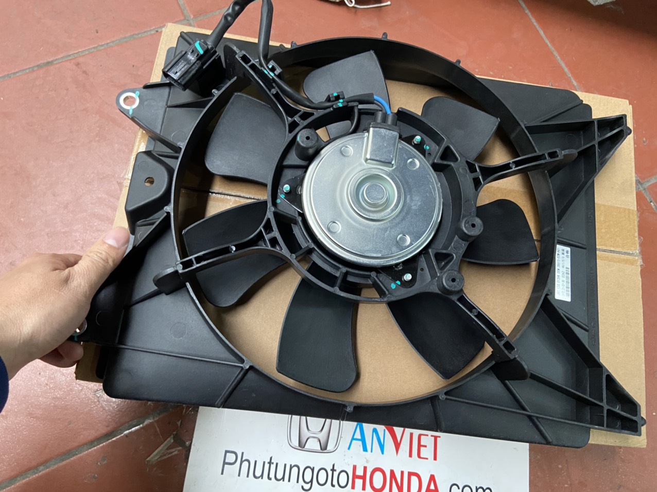 Cụm quạt dàn nóng xe Honda HRV